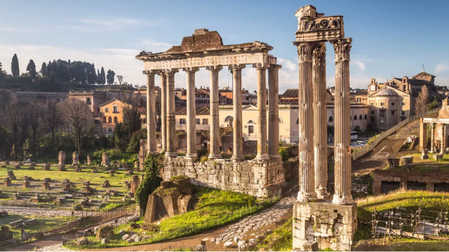 Roma terus berlanjut setelah Kekaisaran Romawi Barat runtuh, namun kota ini mengalami perang dan berkurangnya penduduk.