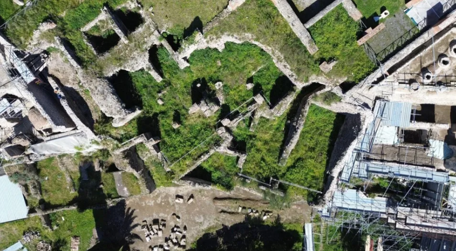 Bukti dari Insula Meridionalis (foto) menunjukkan orang-orang kembali ke Pompeii setelah letusan Gunung Vesuvius. (Image credit: Archaeological Park of Pompeii)
