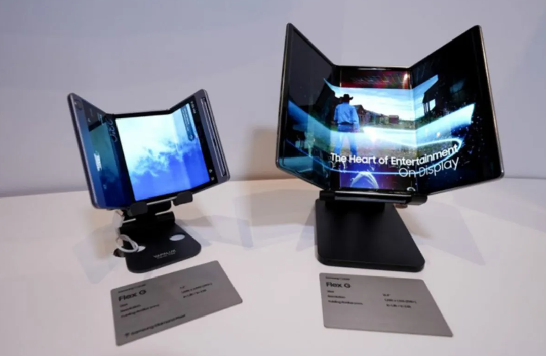 Samsung memamerkan ponsel dengan layar konsep Galaxy Flex G yang dipamerkan dalam CES 2022.