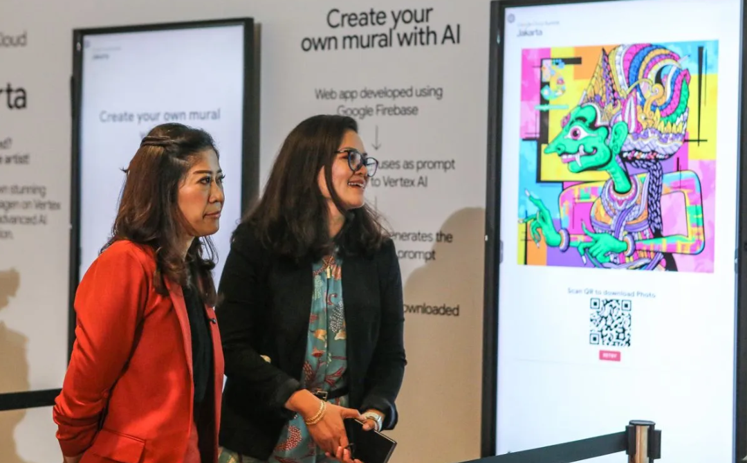 Menteri Komunikasi dan Digital Meutya Hafid bersama Director Google Indonesia Putri Alam melihat mural AI di Google Cloud Summit Jakarta 2025.