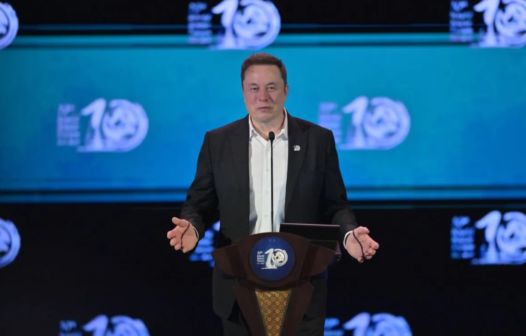 Elon Musk, CEO dari perusahaan mobil listrik tesla.
