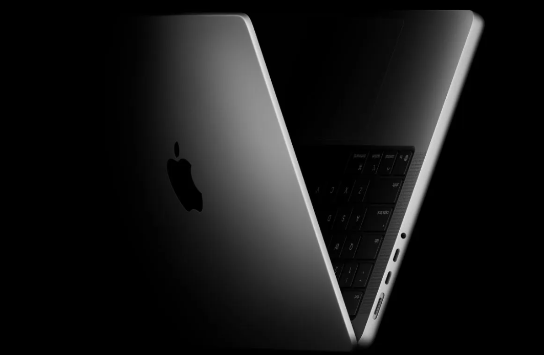 Tampilan MacBook Pro 14 inci dengan chip M5 yang baru.
