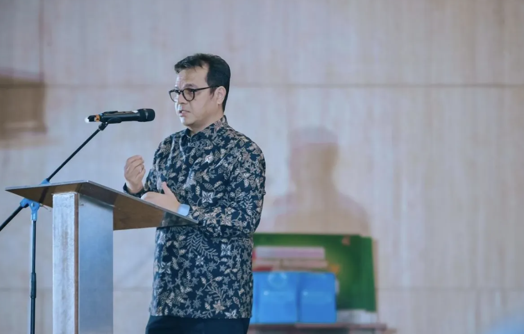 Wakil Menteri Komunikasi dan Digital Nezar Patria memberikan sambutan dalam Pekan Komunikasi UI di Balai Purnomo FISIP Universitas Indonesia