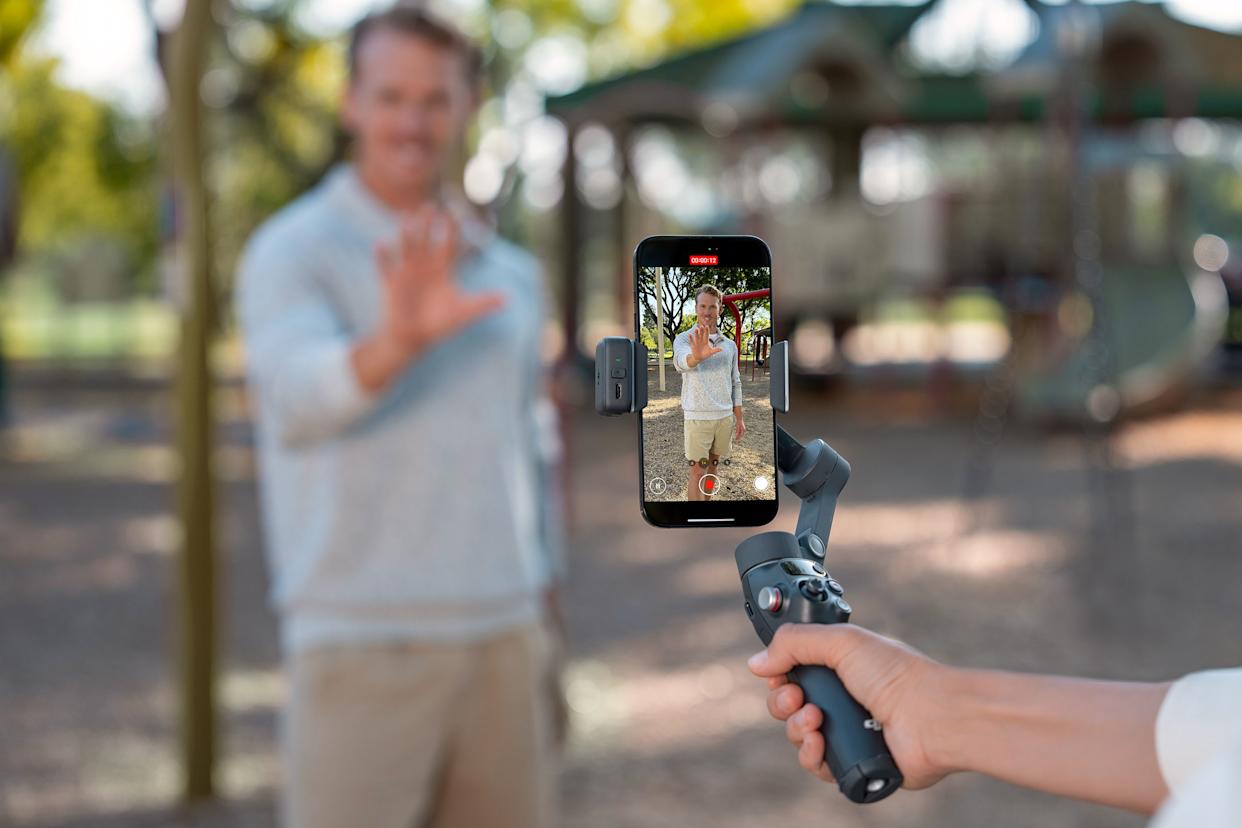 Gimbal Osmo Mobile 8 DJI menambahkan pelacakan hewan peliharaan dan dukungan Apple DockKit