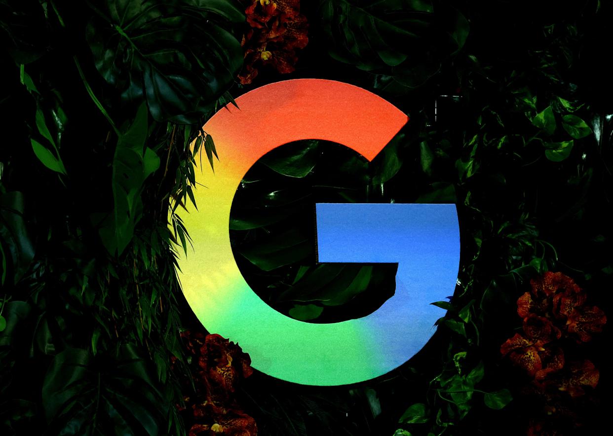 Google Discover sedang menguji berita utama yang dihasilkan AI dan hasilnya tidak bagus