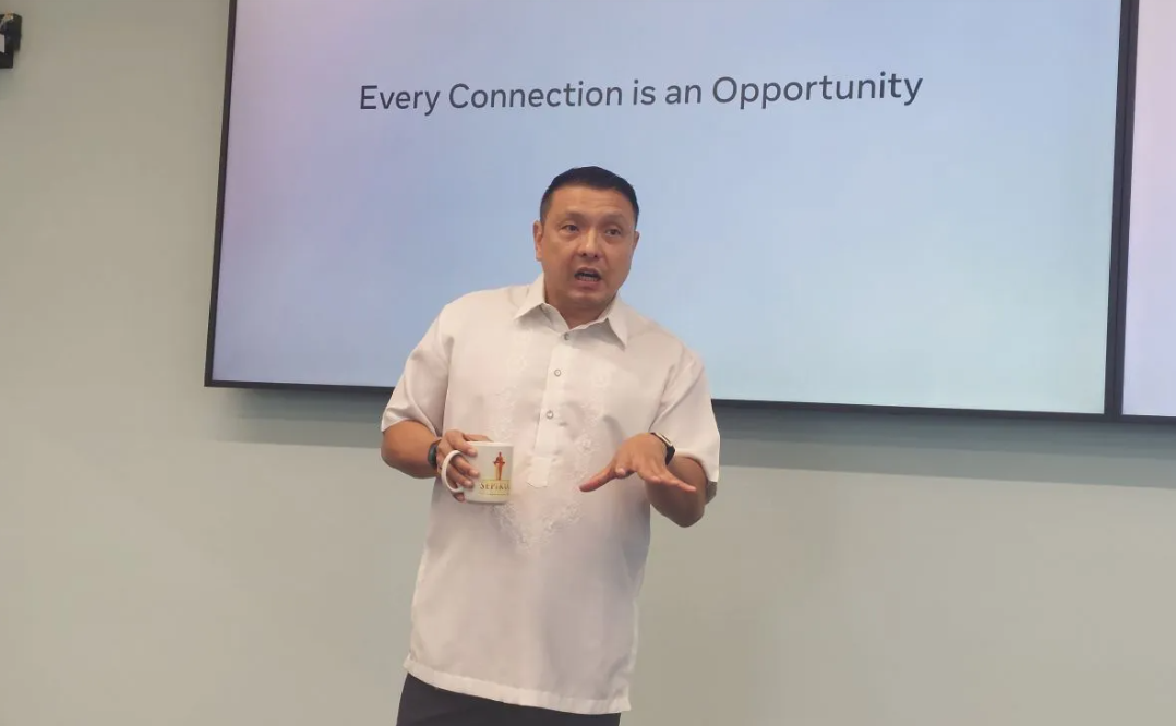 Country Director Meta untuk Indonesia, Pieter Lydian dalam paparan perkembangan teknologi Meta AI yang digelar di Jakarta