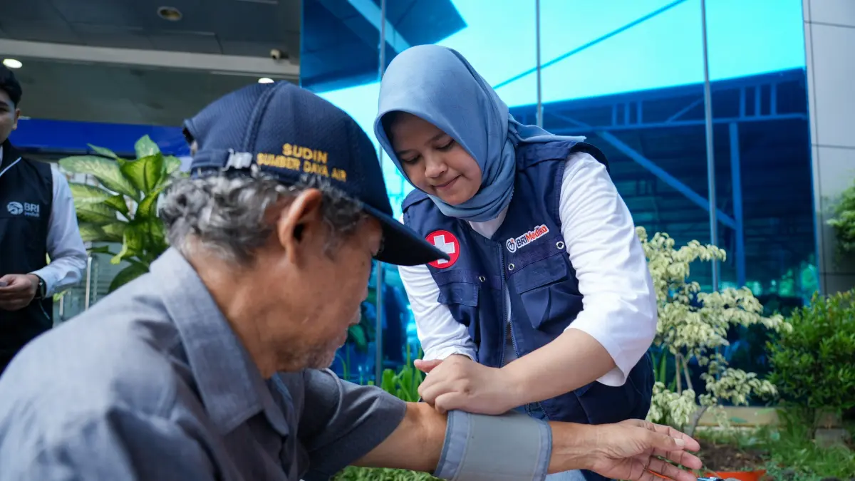 BRI Peduli menghadirkan layanan pemeriksaan kesehatan gratis. (Dok BRI)