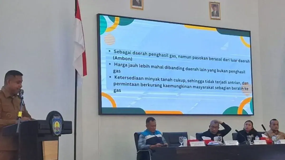 Bupati Bintuni Soroti Kelangkaan BBM, Usul Penambahan Kuota ke BPH Migas. (Antara/HO-Adrian Kairupan)