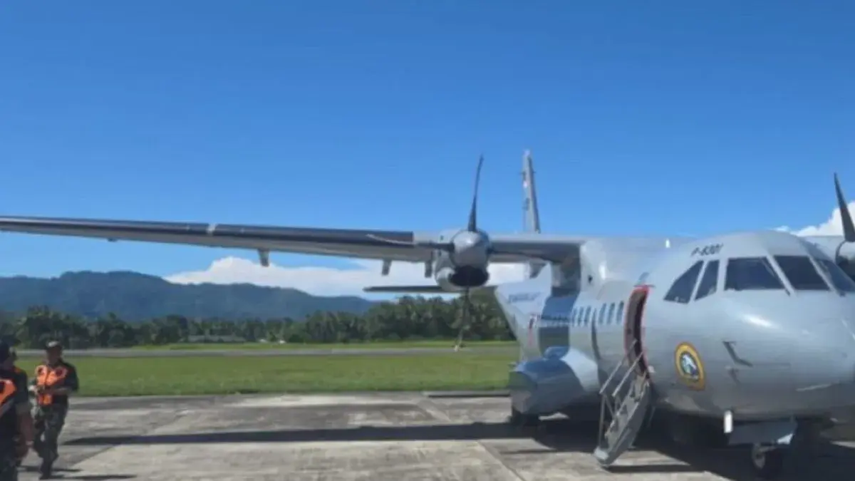 Pesawat Udara (Pesud) P-8301 tipe CN235-220 Maritime Patrol Aircraft (MPA) dikerahkan untuk meningkatkan pengawasan dan memperkuat keamanan perairan wilayah timur Indonesia. (Antara/Dedy Azis)