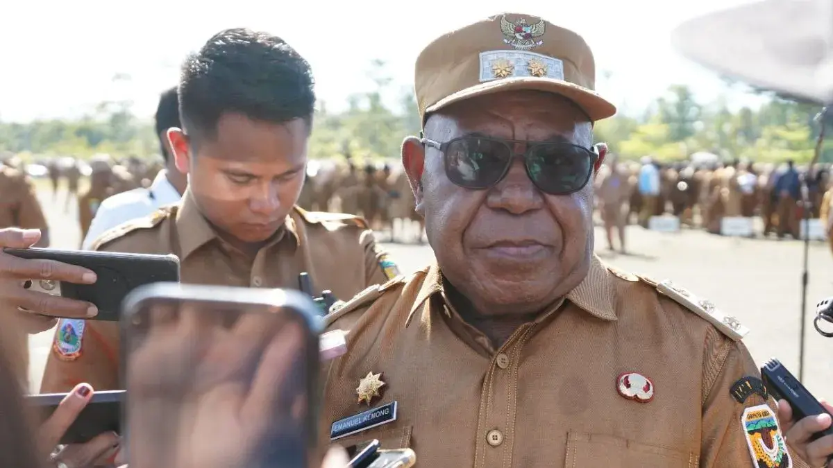 Wakil Bupati Mimika Emanuel Kemong. ANTARA/Marselinus Nara