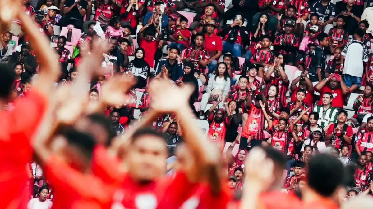 Dukungan Mengalir untuk Persipura Usai Gagal Promosi, Suporter Pilih Kirim Doa daripada Hujatan. (Persipura)