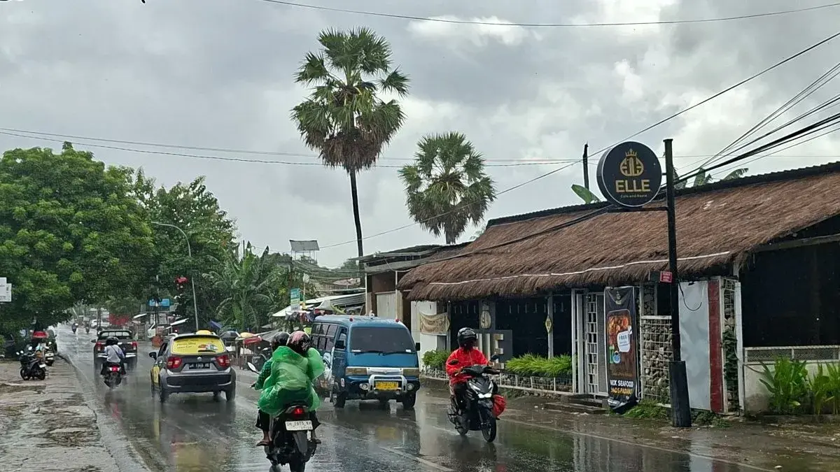 Kondisi hujan di wilayah Kota Kupang, Nusa Tenggara Timur. (ANTARA/Yoseph Boli Bataona)