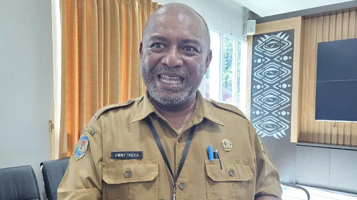 Plt Kepala Dinas Tenaga Kerja, Koperasi dan UKM Provinsi Papua Jimmy Thesia (Antara/Qadri Pratiwi)