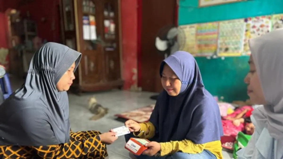 Evanti berhasil mengembangkan usahanya hingga mampu membuka layanan mini ATM melalui BRILink Agen.