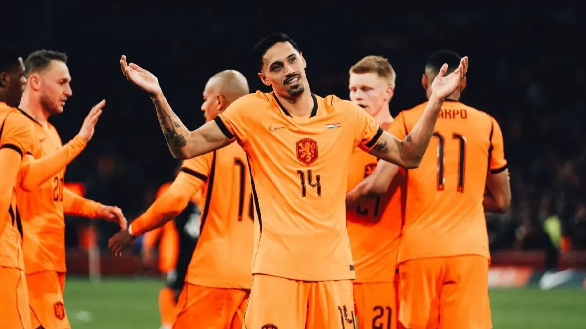 Selebrasi Tijjani Reijnders setelah mencetak gol kedua Timnas Belanda dalam pertandingan uji coba internasional lawan Norwegia di Johan Cruyff Arena pada Jumat (27/3/2026). (X.com/OnsOranje)
