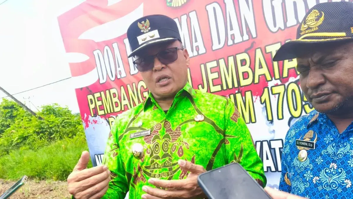 Euforia piala dunia melanda Nabire, Wabup Burhanuddin Pawennari dukung nobar asal tetap tertib. (Antara/Ali Nur Ichsan)