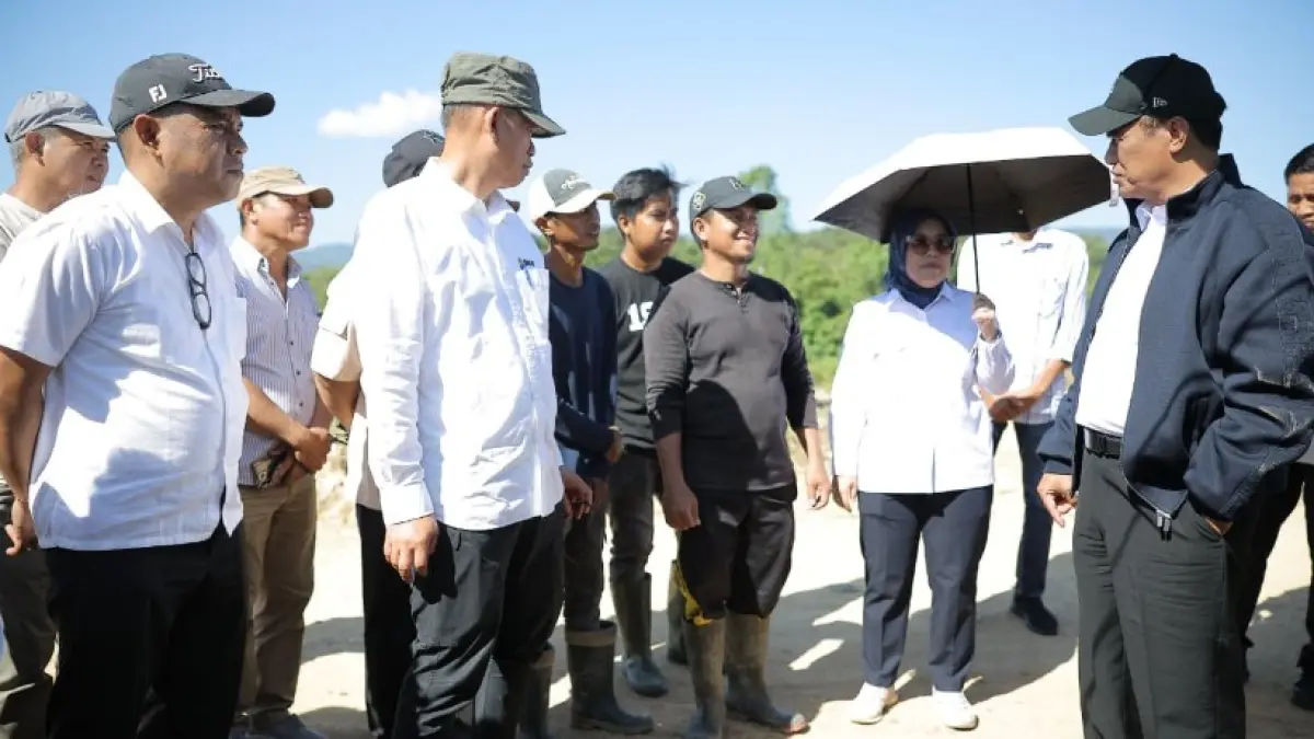 Menteri Pertanian (Mentan) Andi Amran Sulaiman melakukan inspeksi mendadak (sidak) ke kebun pembibitan kelapa dan kakao di Sulawesi Tenggara.
