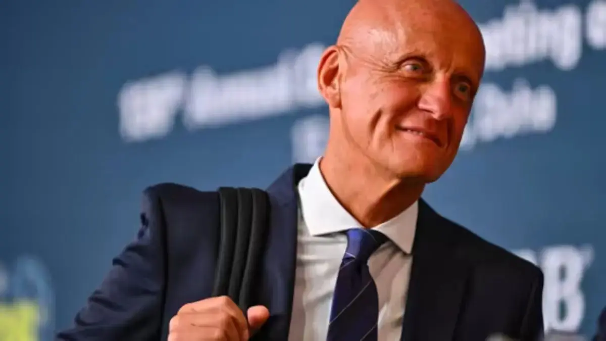 Pierluigi Collina menjelaskan enam aturan baru yang akan diterapkan FIFA pada Piala Dunia 2026 untuk mengurangi pemborosan waktu dan meningkatkan efektivitas pertandingan. (FIFA)
