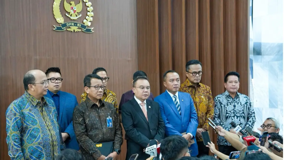 Pertemuan Wakil Ketua DPR RI Sufmi Dasco Ahmad, Menteri Sekretaris Negara Prasetyo Hadi, COO BPI Danantara Dony Oskaria, Direktur Utama BRI Hery Gunardi, para Direktur Utama Himbara, BPJS Ketenagakerjaan, serta sejumlah BUMN di Jakarta (09/06).