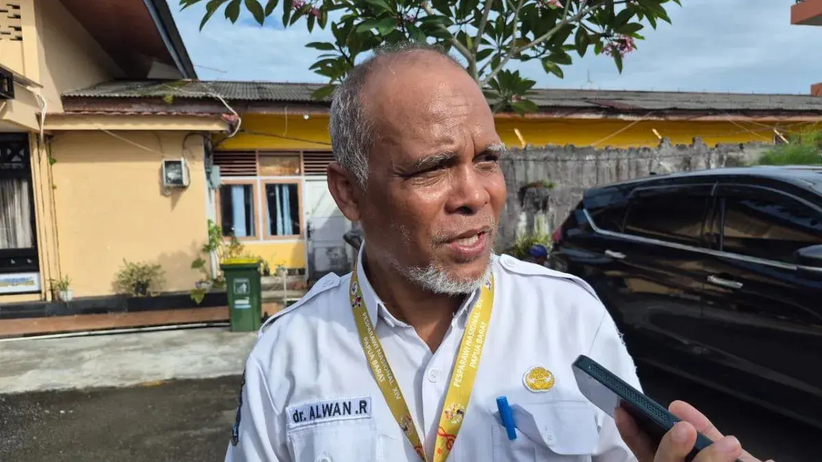 Kepala Dinas Kesehatan Provinsi Papua Barat dr Alwan Rimosan. (ANTARA/Fransiskus Salu Weking)