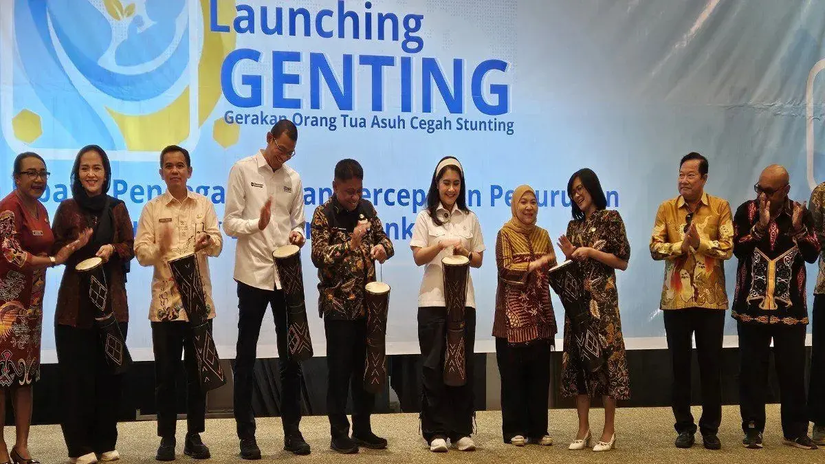 Saat meluncurkan Program Genting di Kota Jayapura, Papua, Jumat (26/5). (ANTARA/Qadri Pratiwi)