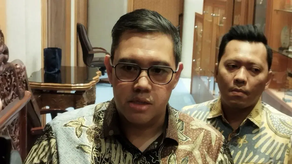 Wakil Ketua Komisi I DPR RI Dave Laksono di kompleks parlemen, Jakarta, Rabu (22/4/2026). (ANTARA/Bagus Ahmad Rizaldi)