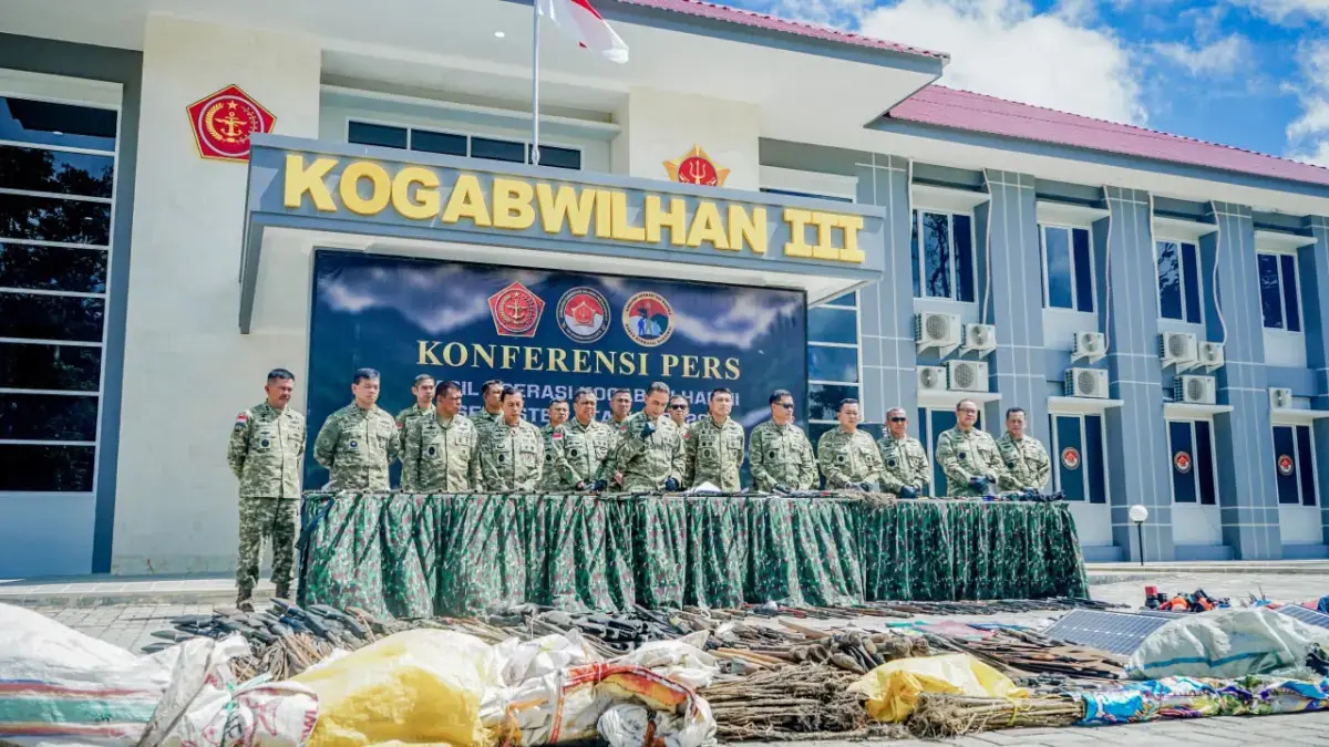 Panglima Kogabwilhan III Letjen TNI Lucky Avianto memaparkan hasil kerja selama 6 bulan belakangan. Pada semester pertama 2026, mereka melakukan sejumlah penindakan terhadap OPM. (Kogabwilhan III)
