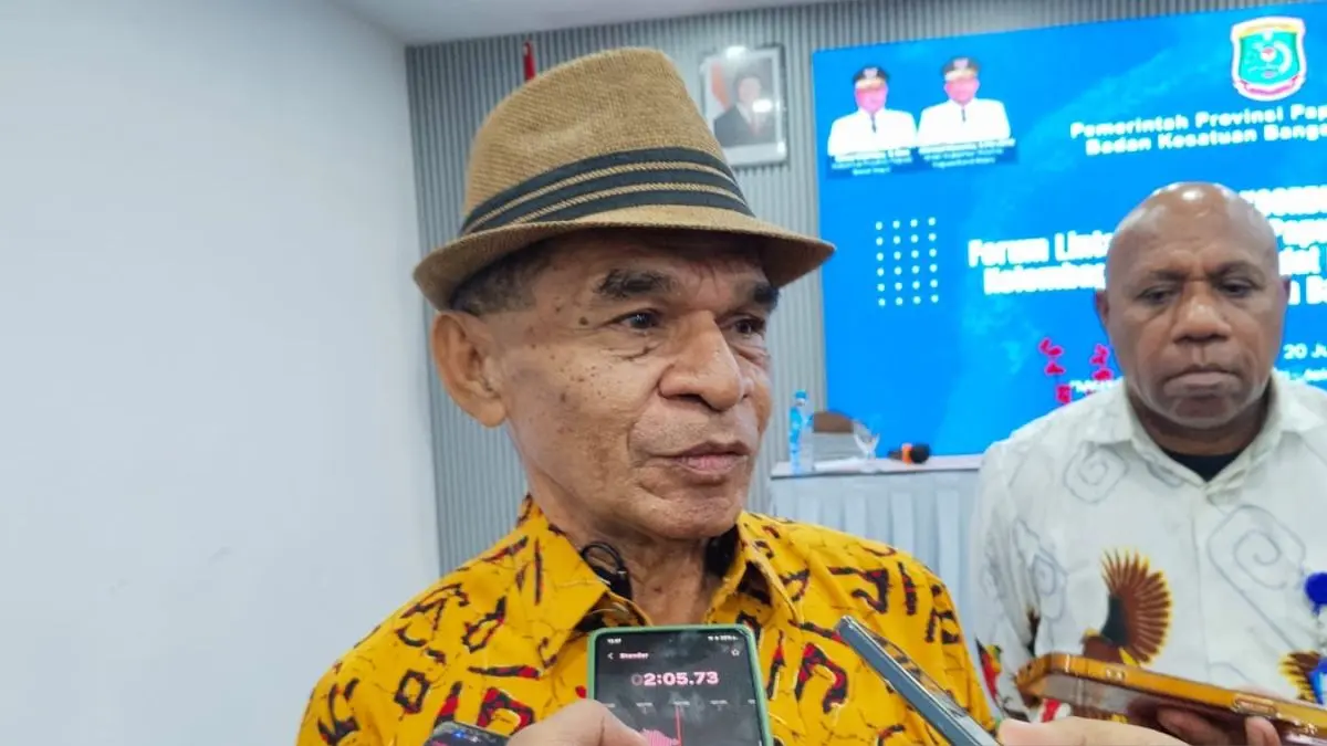 Ketua Dewan Adat Suku Betewkafdarun Yance Mabrasar (ANTARA/Yuvensius Lasa Banafanu)