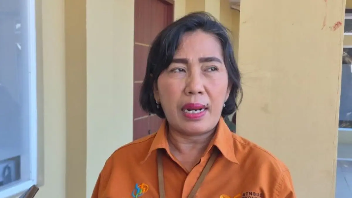 Kepala BPS Provinsi Papua Barat Merry memberikan keterangan terkait hambatan dalam pelaksanaan Sensus Ekonomi 2026 saat ditemui awak media di Manokwari, Rabu (8/7/2026). (ANTARA/Fransiskus Salu Weking)
