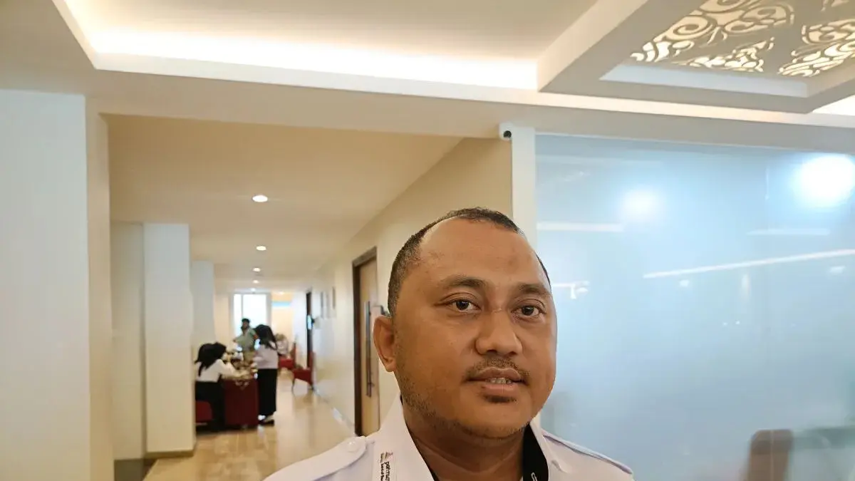 Plt Kadis Pariwisata Kota Jayapura Richard Nahumury. (ANTARA/Ardiles Leloltery)