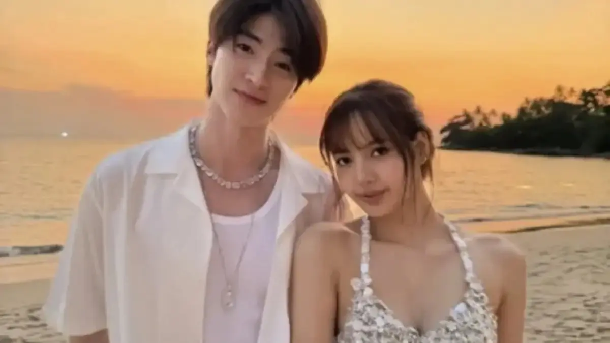 Blue Pongtiwat dan Lisa BLACKPINK (Global Media Fine)