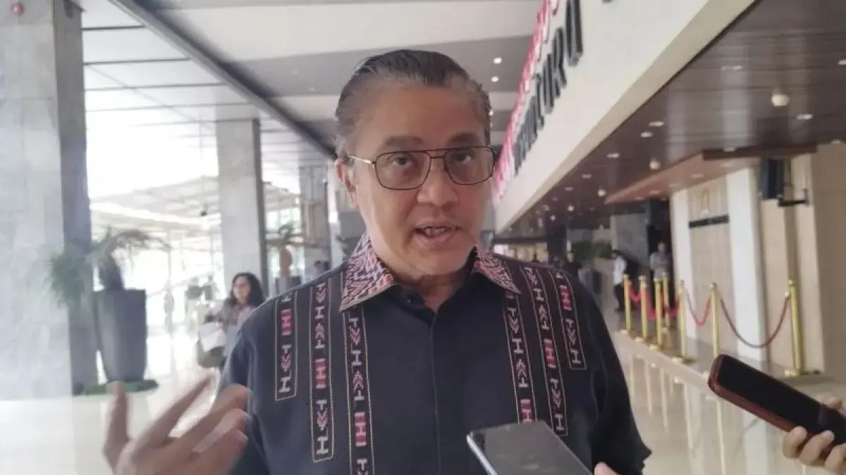 Wakil Ketua Komisi II DPR Dede Yusuf saat memberi keterangan di kompleks parlemen, Jakarta, Kamis (20/8/2026). (ANTARA/Bagus Ahmad Rizaldi)