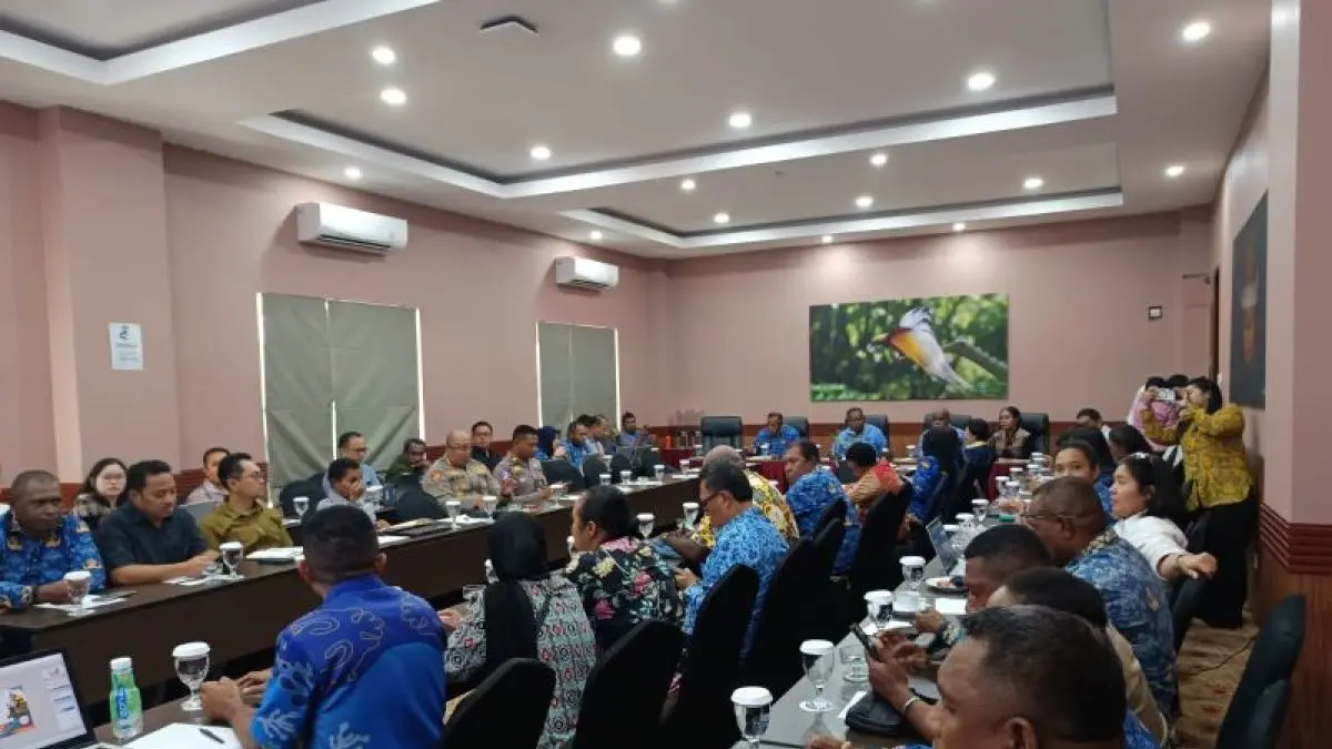 Pemprov Papua Barat Daya menggelar rapat finalisasi persiapan menyosong kegiatan Papeda Summit 2026 di Kota Sorong, Kamis (27/8/2026). (ANTARA/Yuvensius Lasa Banafanu)
