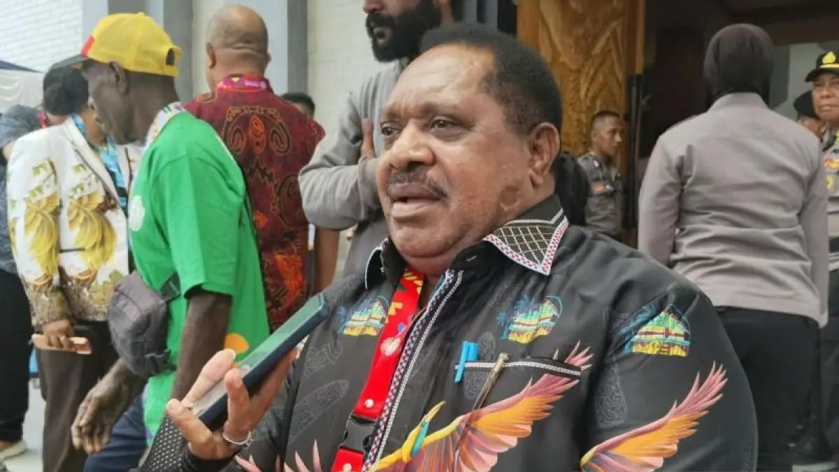 Ketua MRP Papua Barat Daya Alfon Kambu (ANTARA/Yuvensius Lasa Banafanu)