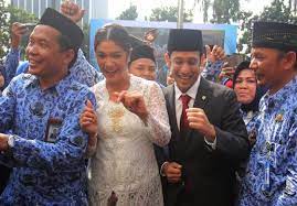 Nadiem Makarim dan istrinya Franka Franklin. (FEDRIK TARIGAN/ JAWA POS)