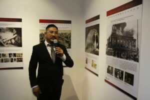 Pendiri sekaligus Presiden Holocaust Shaar Hashamayim Synagogue, Mr Yaakov Baruch (Toar Palilingan Jr)