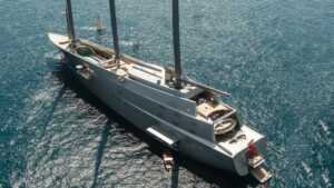 Sailing Yacht A (Istimewa)
