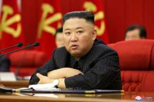 Kim Jong-un meminta pejabatnya membuat alat tes PCR agar varian baru Covid dapat cepat terdeteksi di Korut.(Istimewa)