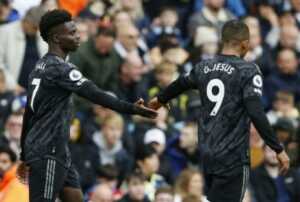 Selebrasi Bukayo Saka setelah mencetak gol untuk Arsenal dalam pertandingan lawan Leeds United dalam Liga Premier Inggris di Elland Roads pada Minggu (16.10). (Craig Brough/Reuters/Antara)