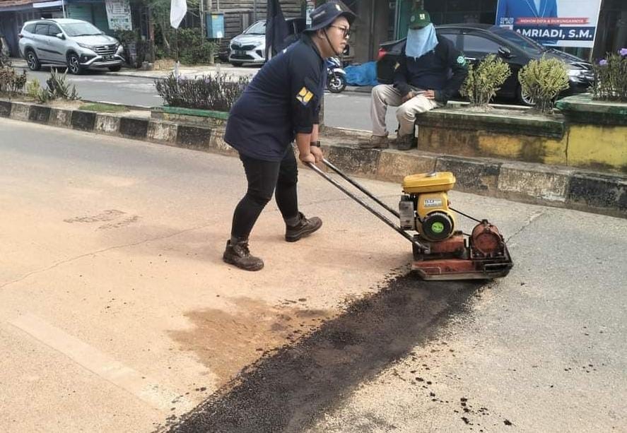 ADIEL KUNDHARA/KP RANAH PEMPROV: Penanganan ruas Jalan RE Martadinata selanjutnya bakal menjadi kewenangan pemprov, setelah keluarnya SK Gubernur Kaltim terkait perubahan status.