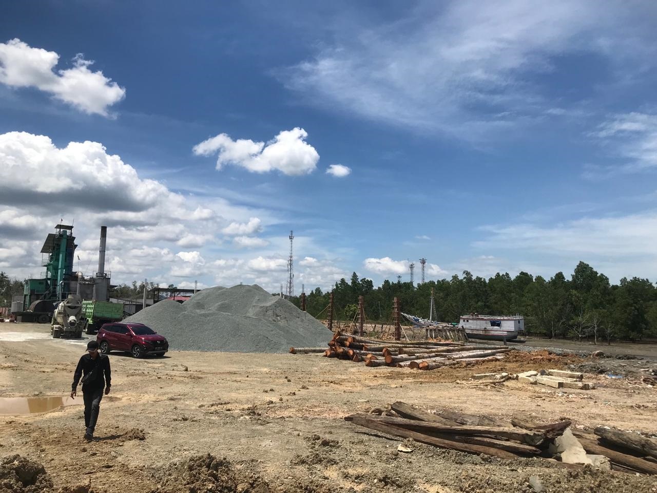 PROSES PEMBANGUNAN: Proses pembangunan Tersus di Sebatik Timur, sedang dikebut hingga saat ini.