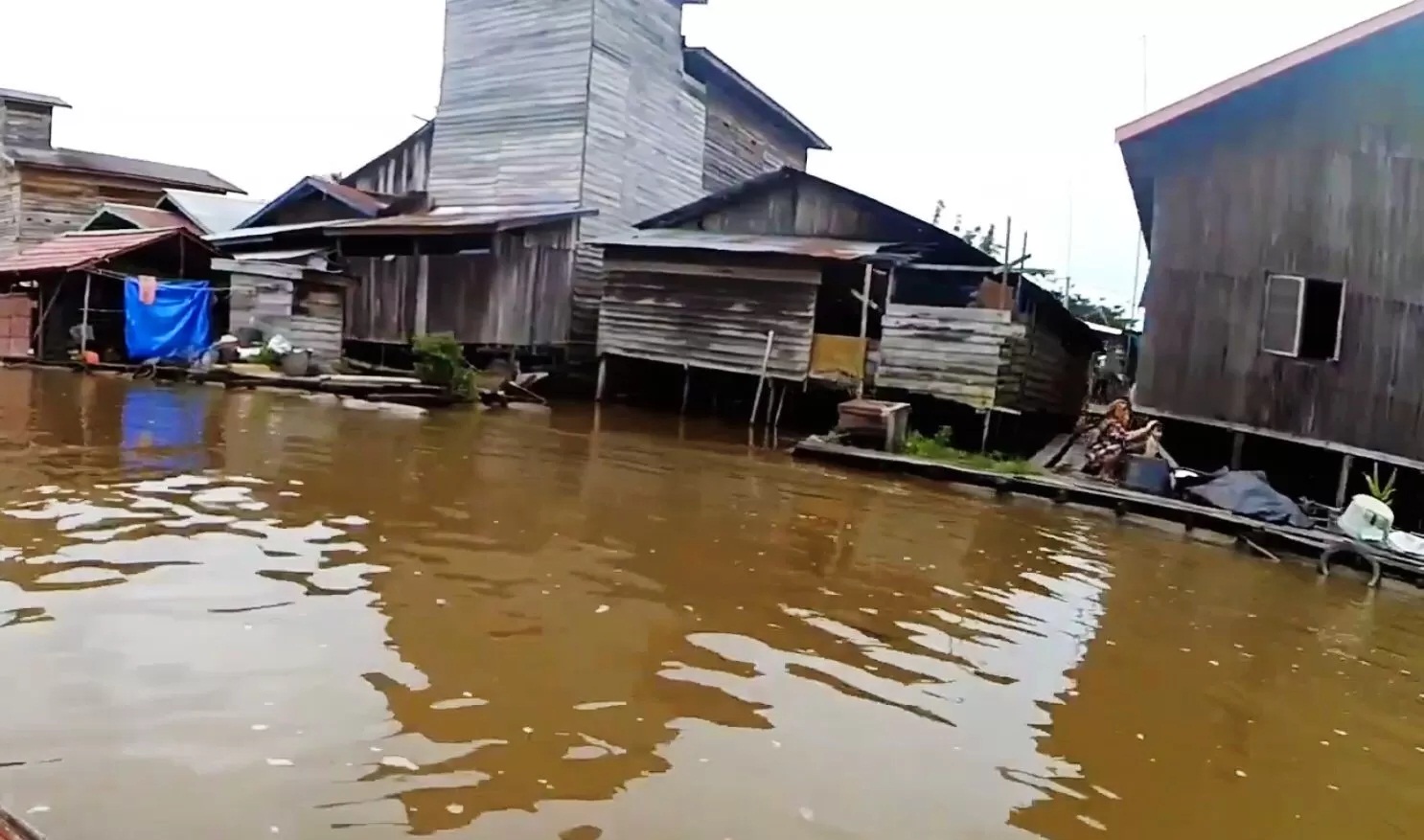 M KHAIDIR/KP ANDALAN: Keberadaan sungai yang membelah Kecamatan Muara Bengkal jadi tumpuan utama warga Desa Batu Balai dan Desa Mulupan mendapatkan air untuk kebutuhan sehari-hari.