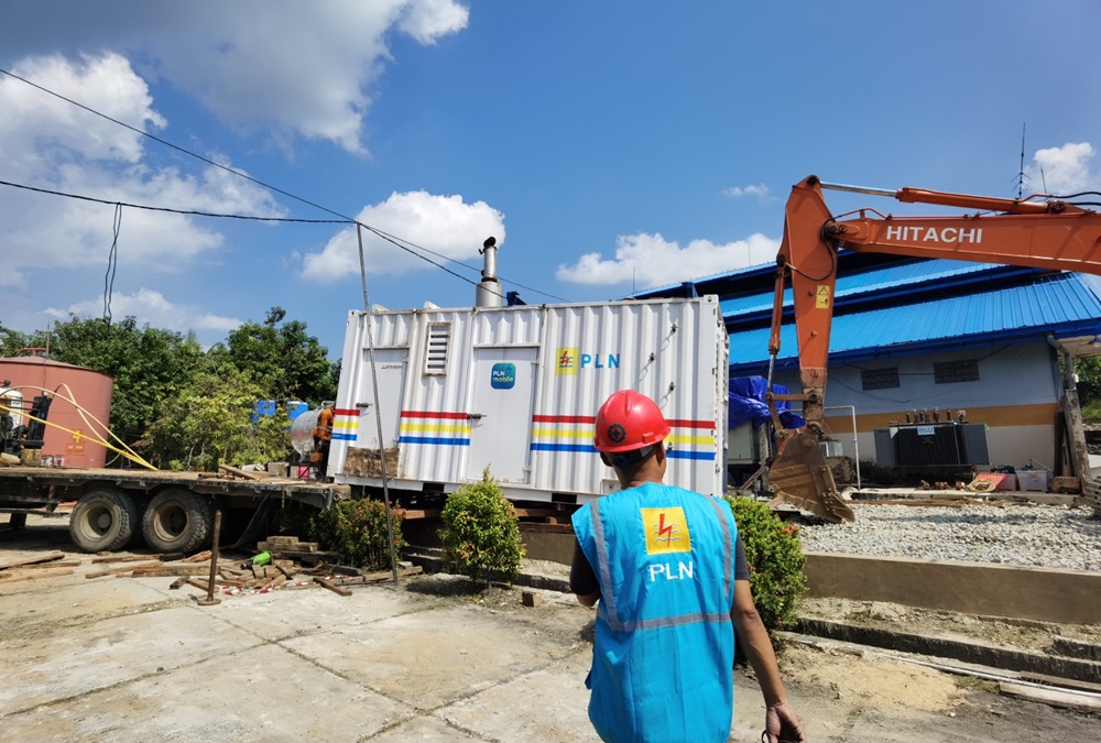 DOK RADAR TARAKAN MESIN BARU: Mesin yang mengoperasikan kelistrikan mengalami penurunan performa dan dalam pemeliharaan, membuat daya listrik berkurang.