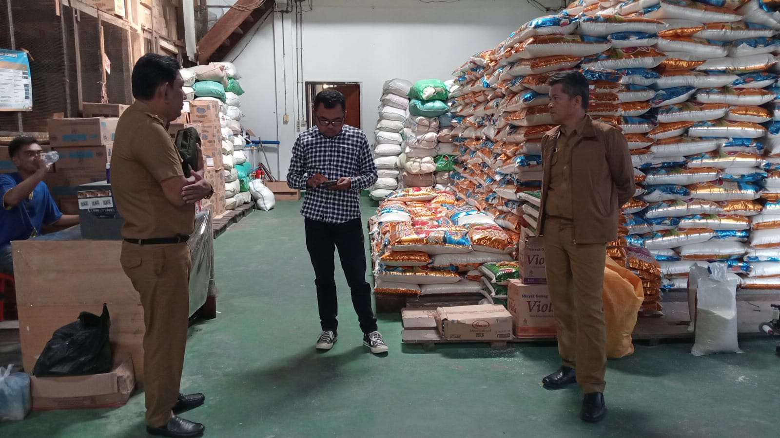 PANTAU HARGA: Harga beras terus mengalami kenaikan hingga saat ini. FOTO: DOK DISDAG NUNUKAN