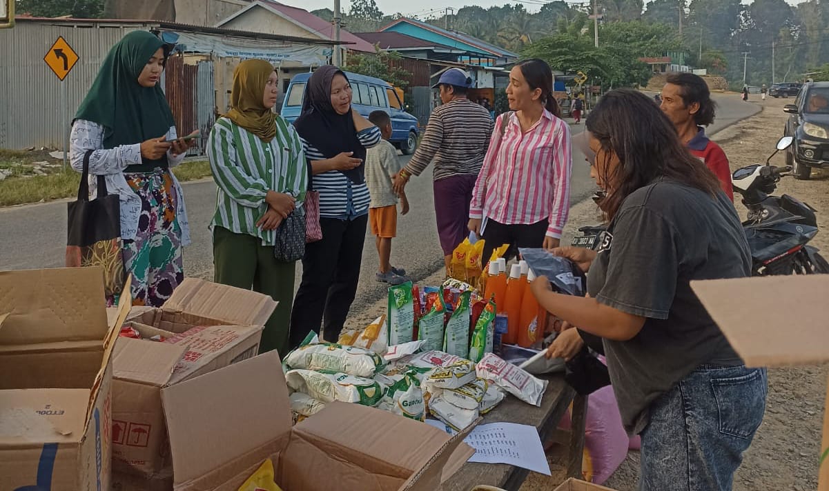 PASAR MURAH: Disperindagkop UMKM Nunukan menggelar pasar murah di sejumlah titik. FOTO: DOK DISDAG NUNUKAN