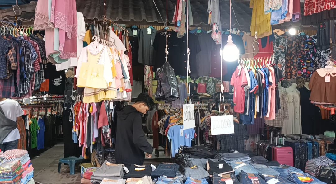 ALAMI PENINGKATAN: THM Plaza menjadi salah satu pusat perbelanjaan yang ramai dikunjungi di Tarakan, Jumat (5/4). FOTO: AGUS DIAN ZAKARIA/RADAR TARAKAN