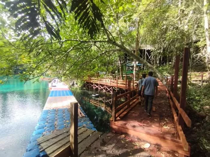 AMAN: Camat Biduk-Biduk, Hasmawi mengajak masyarakat untuk berwisata ke Biduk-Biduk.