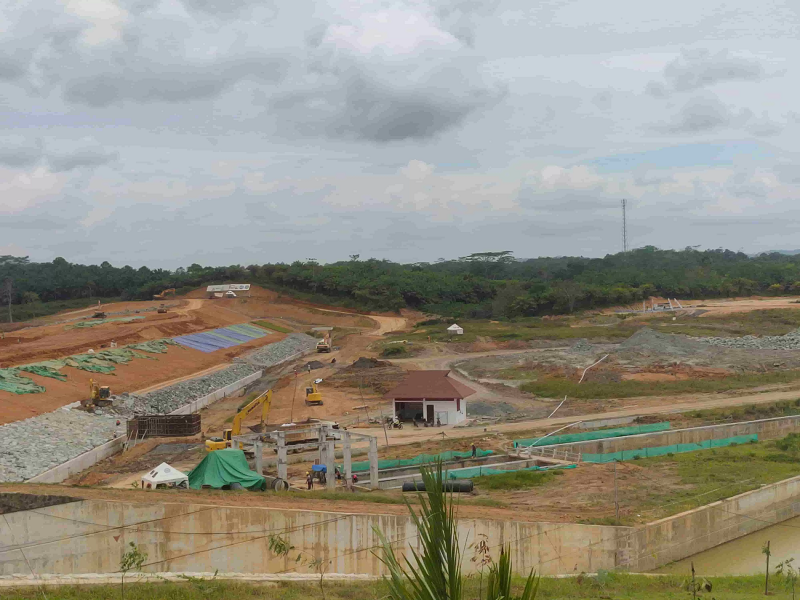 DOK/KP BERI KONTRIBUSI : Proyek pembangunan Bendungan Sepaku Semoi, sektor konstruksi di Kaltim ikut beri kontribusi pertumbuhan ekonomi.