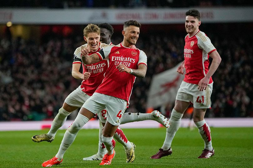 AP PHOTO/KIN CHEUNG PESTA GOL : Momen selebrasi gol Ben White di laga Arsenal vs Chelsea, Premier League 2023/2024.