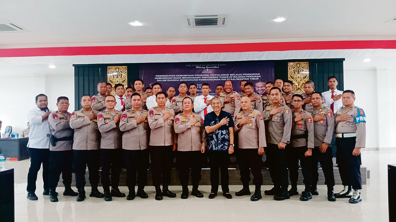 SYAHRUL/KP TAMBAH WAWASAN: Sharing komunikasi dan motivasi untuk meningkatkan kemampuan profesionalisme personel Ditpolairud, Rabu (8/5).